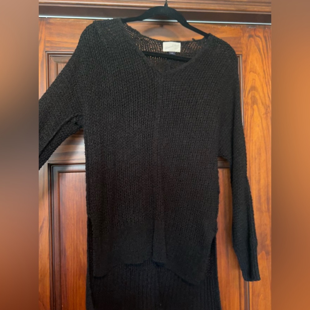 Black Universal Threads Sweater